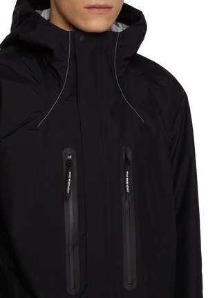  - AND WANDER - 2.5L Hiker Rain Jacket