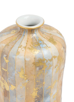 Detail View - Click To Enlarge - LEO WONG - Kinzangama Vase