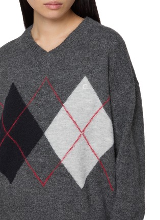  - CLOVE - Logo Embroidered Argyle Knit Sweater