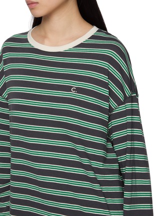  - CLOVE - Logo Embroidered Striped T-shirt
