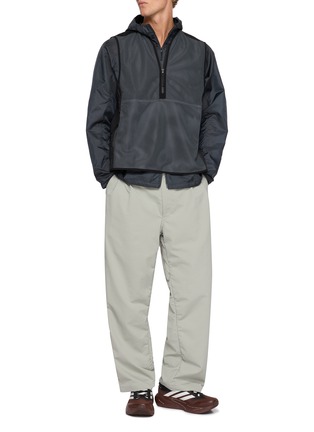 Figure View - Click To Enlarge - GOLDWIN - Tonalith Mesh Half Zip Panelled Vest