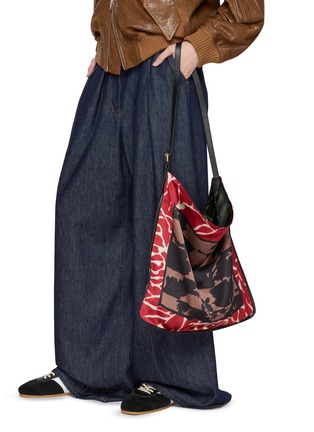 Figure View - Click To Enlarge - DRIES VAN NOTEN - Large Scarf Silk Shoulder Bag