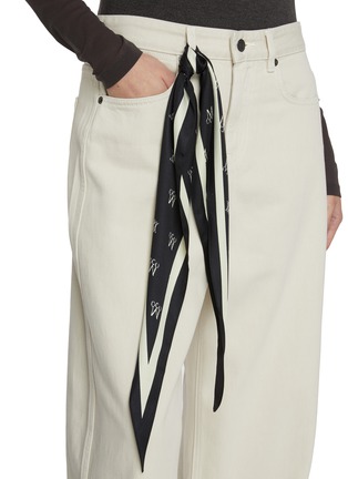  - MO&CO. - Logo Scarf Straight Leg Cotton Denim Jeans