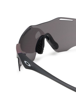Detail View - Click To Enlarge - OAKLEY - CYBR ZERO PG Colorshift O Matter Sunglasses