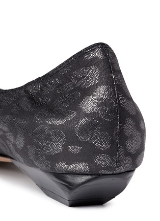 Detail View - Click To Enlarge - LANVIN - Metallic leopard print leather skimmer flats