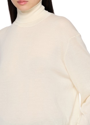  - THE ROW - Nabari Turtleneck Cashmere Top