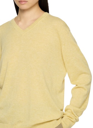  - THE ROW - Nian V-Neck Cashmere Top