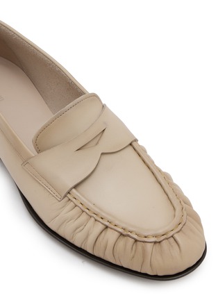 Detail View - Click To Enlarge - MAGNANNI - Camela Ruffle Loafer