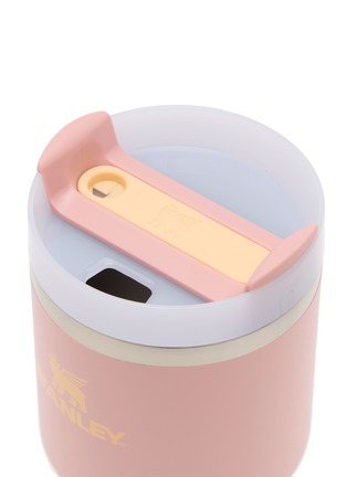 Detail View - Click To Enlarge - STANLEY - The Quencher H2.0 Flowstate™ Tumbler 20oz — Peach Rose