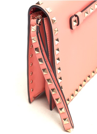 Detail View - Click To Enlarge - VALENTINO GARAVANI - Leather studded clutch