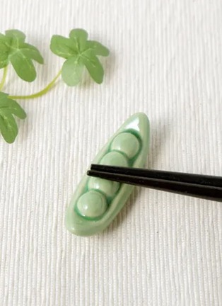  - DIGRAFT - Snap Pea Chopsticks Rest