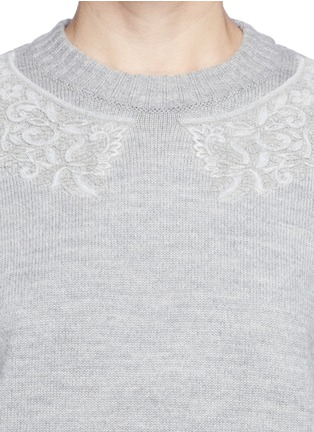 Detail View - Click To Enlarge - SACAI LUCK - Velvet flock lace collar drawstring sweater