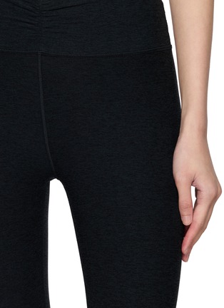  - BEYOND YOGA - Spacedye Centered High Waist Midi Legging