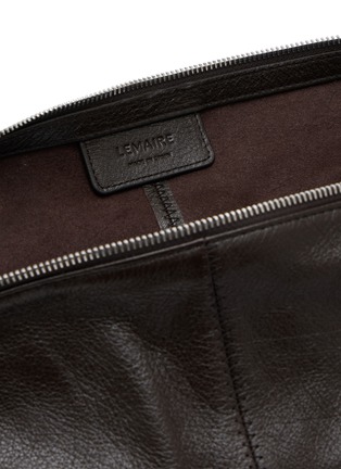 Detail View - Click To Enlarge - LEMAIRE - Large Quiver Clip Grained Leather Bag