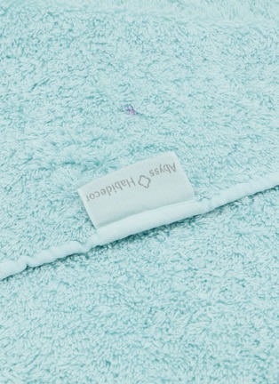 Detail View - Click To Enlarge - ABYSS & HABIDECOR - Super Pile Bath Towel — Ice