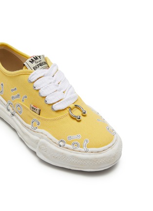 Detail View - Click To Enlarge - BONBOM - x MMY Piercing Sticker Baker Men's Sneakers