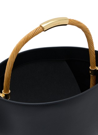 Detail View - Click To Enlarge - SACAI - Medium Leather Rattan Basket Bag