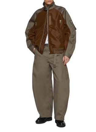 Figure View - Click To Enlarge - SACAI - Curved Leg Belted Cotton Chino Pants