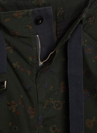  - SACAI - Floral Print Cotton Cargo Shorts