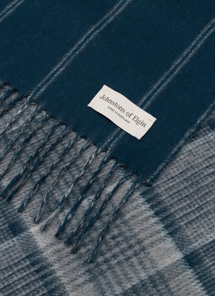 Detail View - Click To Enlarge - JOHNSTONS OF ELGIN - Reversible Cashmere Scarf