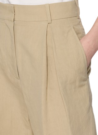  - R2W PRIVATE LABEL - Lumira Pleated Pants