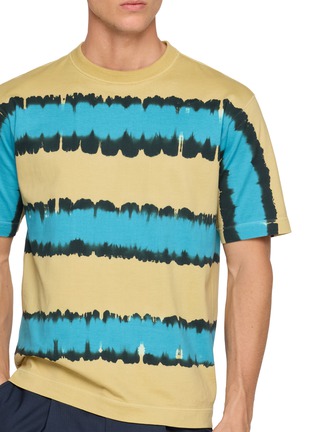  - J∞QUALITY - Irregular Stripe Crewneck T-Shirt
