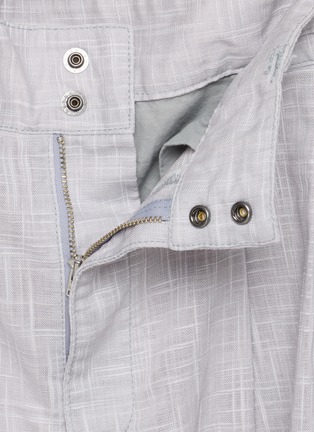  - J∞QUALITY - Buckled Side Strap Pleated Shorts