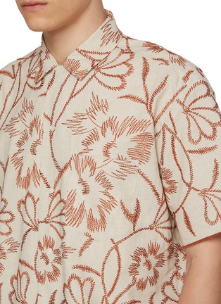  - TOGA VIRILIS - Short Sleeve Embroidered Floral Outline Cotton Linen Blend Shirt