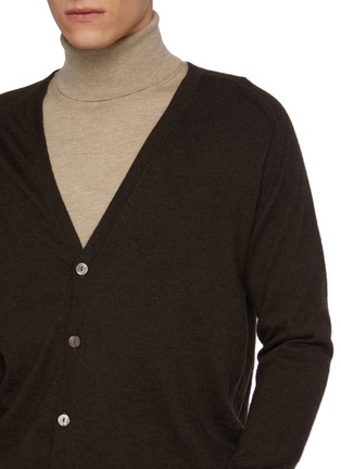  - DREYDEN - V-Neck Knit Cardigan