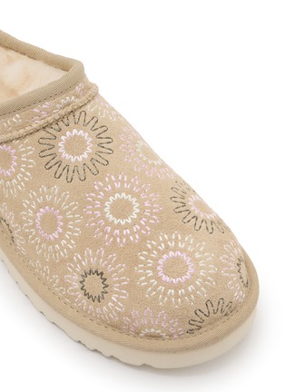 Detail View - Click To Enlarge - UGG - Micro Sun Stitch Suede Boots