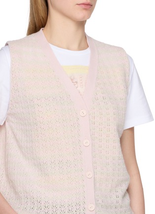  - BARRIE - V-Neck Plated Stripe Cashmere Knit Vest
