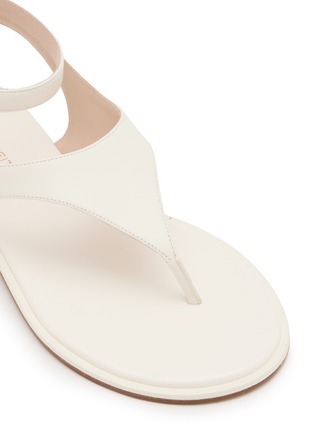 Detail View - Click To Enlarge - STUART WEITZMAN - Marley Leather Thong Sandals