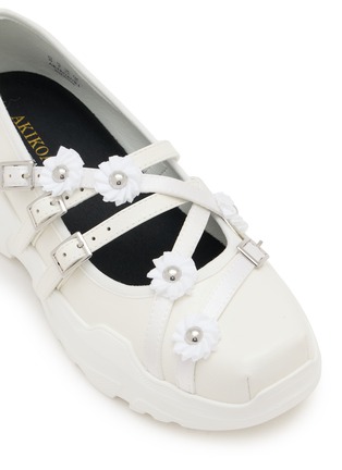 Detail View - Click To Enlarge - AKIKOAOKI - Floral Platformed Leather Mary Jane