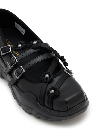 Detail View - Click To Enlarge - AKIKOAOKI - Floral Platformed Leather Mary Jane