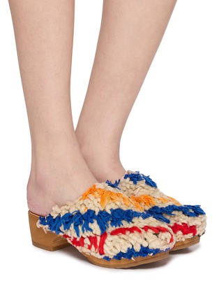 Figure View - Click To Enlarge - CALLA - Calla 50 Rugs Clogs