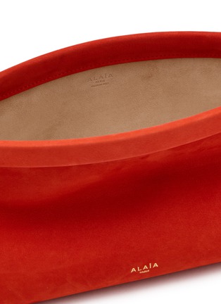 Detail View - Click To Enlarge - ALAÏA - Medium Le Click East West Suede Hobo Bag