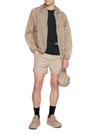 Figure View - Click To Enlarge - AND WANDER - X Altra Ventilation Stretch Shorts