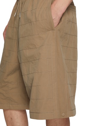  - JUUN.J - Square Stitch Shorts