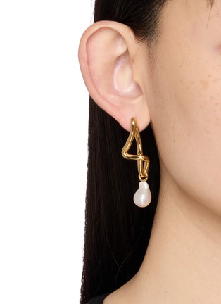 Figure View - Click To Enlarge - MISSOMA - Molten Baroque Pearl Mismatch Drop Earrings