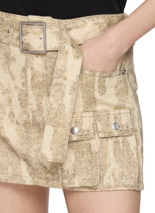  - MO&CO. - Ink Print Belted Denim Skirt