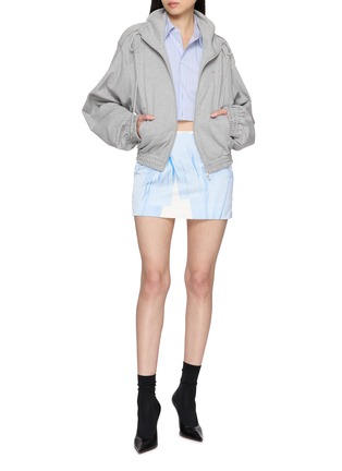Figure View - Click To Enlarge - WE11DONE - Cropped Striped Cutout Back Shirt