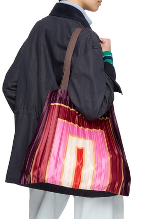 Figure View - Click To Enlarge - MULTITUDES - Villasium Pleated Tote Bag