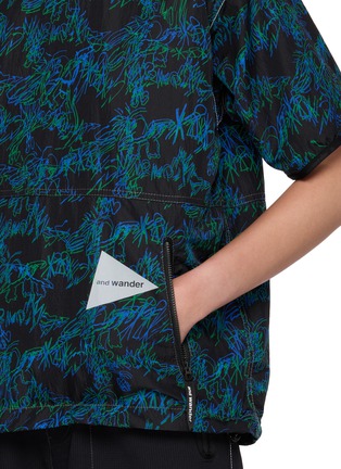  - AND WANDER - Abstract Print Zip Pocket T-Shirt