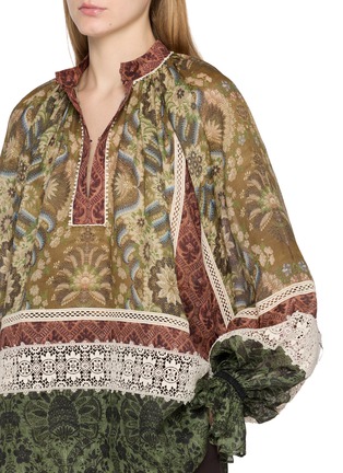  - INTO THE EAST - Square Wallpaper Lace Bubble Sleeve Top