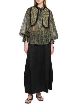 Figure View - Click To Enlarge - INTO THE EAST - Palmett Button Knot Vest