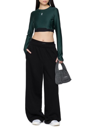 Figure View - Click To Enlarge - ON - Train Long Sleeve Crop Top