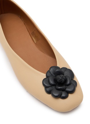 Detail View - Click To Enlarge - EQUIL - Floral Appliqué Leather Glove Flats