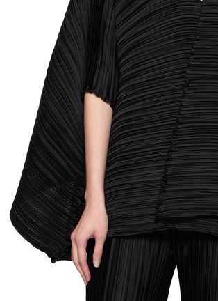  - DAPHNE VALENTE - Emimetron Pleated Jacket