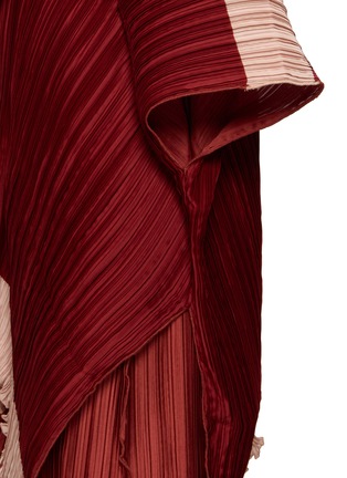  - DAPHNE VALENTE - Atlas Pleated Colour Block Dress