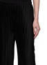  - DAPHNE VALENTE - Sparta Pleated Cropped Pants